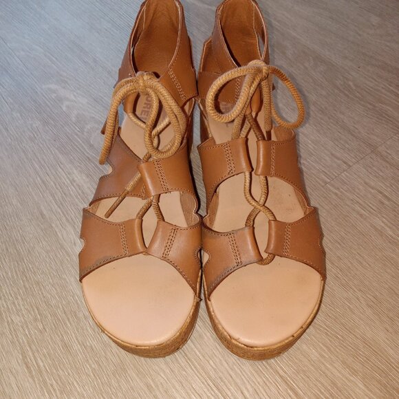 GREAT 8 Brown Gladiator Platform Sandal - Picture 5 of 6